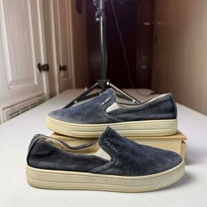 Prada
PRADA/Low-top sneakers/Size 35 / US 5
blue /Suede